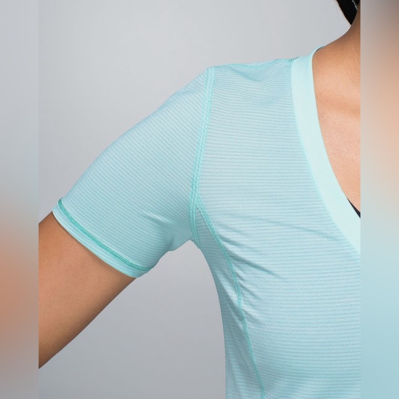 Lululemon✨EUC✨Silverscent Runner Up Short Sleeve✨Heathered Aquamarine✨size 4 - Picture 15 of 15
